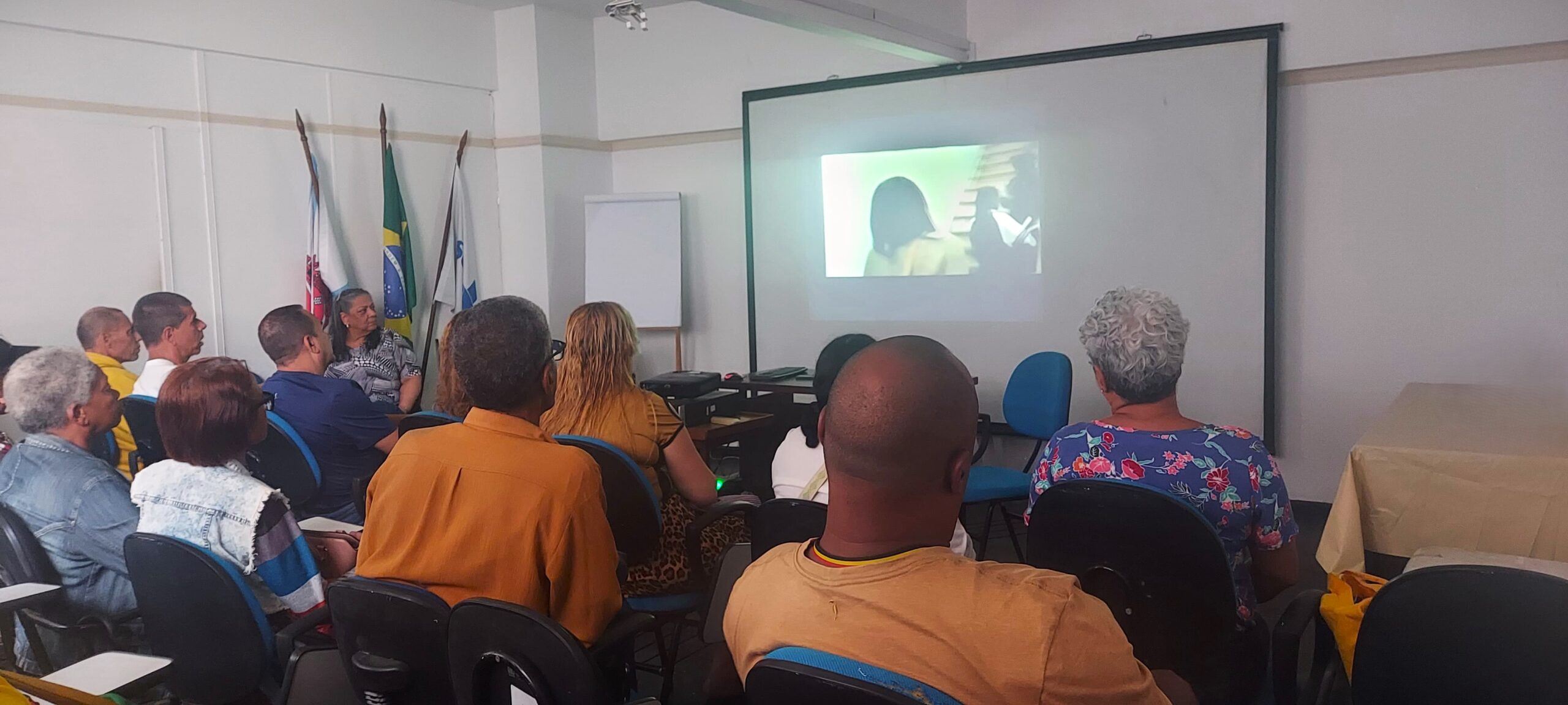 Luz, Câmera e Discussão: Racismo em Cena